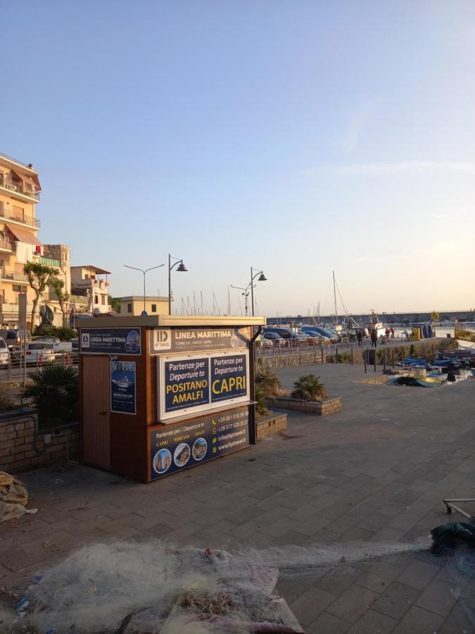Bed and Breakfast La Via Del Mare Торре-дель-Греко Экстерьер фото