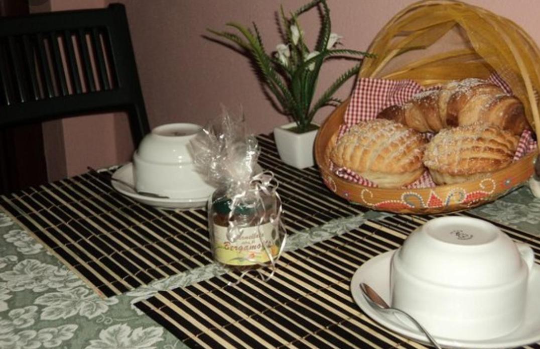 Bed and Breakfast La Via Del Mare Торре-дель-Греко Экстерьер фото