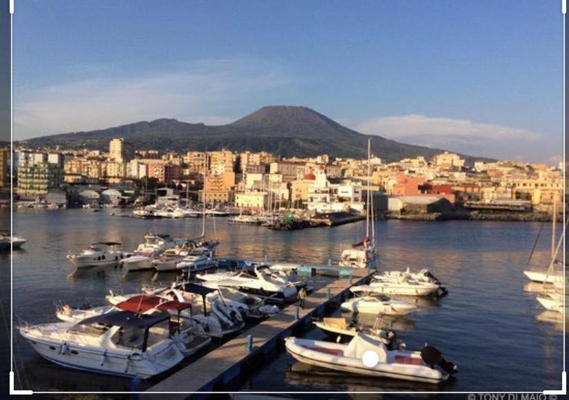 Bed and Breakfast La Via Del Mare Торре-дель-Греко Экстерьер фото